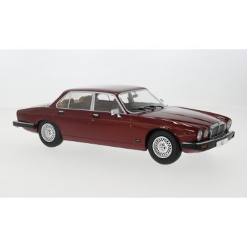 Jaguar XJ Series III (1979) bordowy 1:18 - MCG