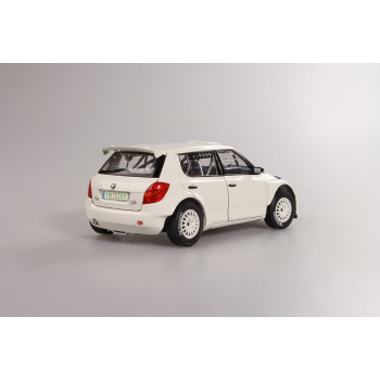 Škoda Fabia II FL S2000 (2010) Biała - Koła szutrowe (Bílá - Šotolinová Kola) 1:18 - ABREX