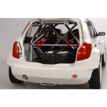 Škoda Fabia II FL S2000 (2010) Biała - Koła szutrowe (Bílá - Šotolinová Kola) 1:18 - ABREX
